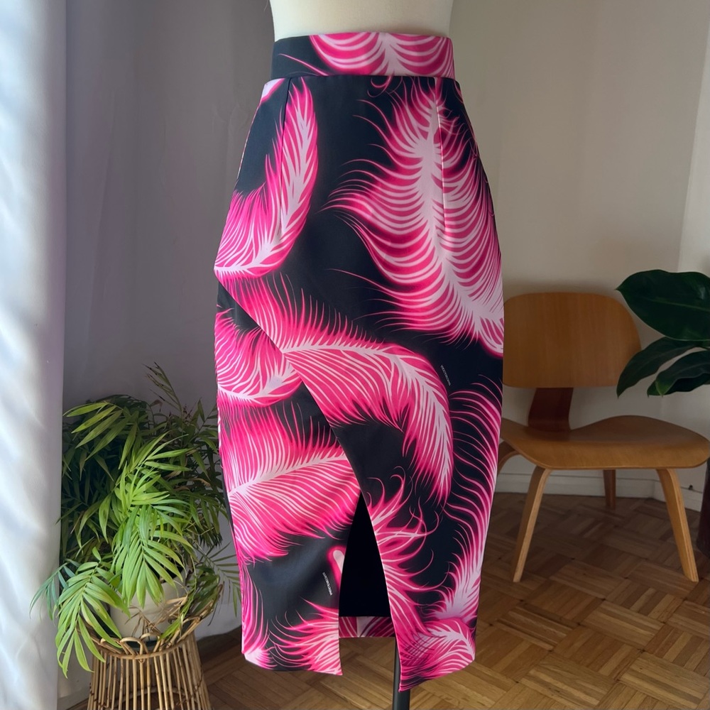 MARCO BOLOGNA Front Slit Midi Length Neon Pink Skirt / New With Tags / Size 40